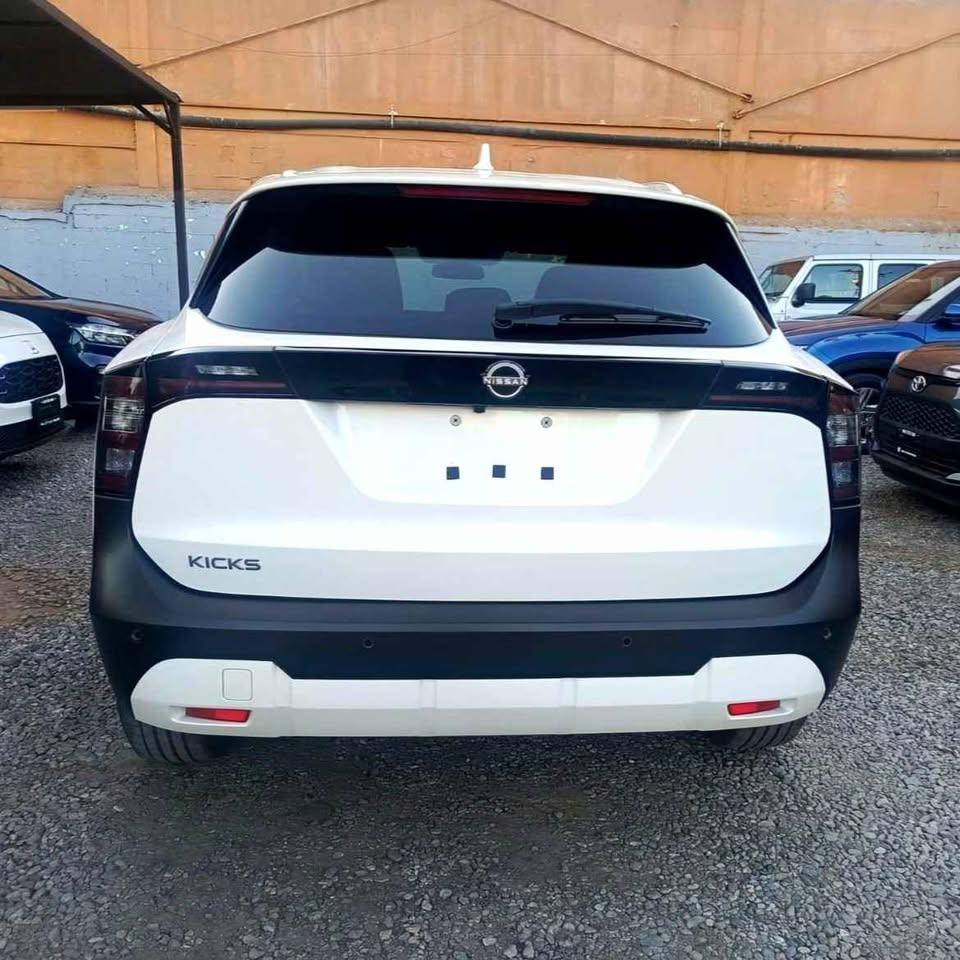 2025 Nissan Kicks foto 4