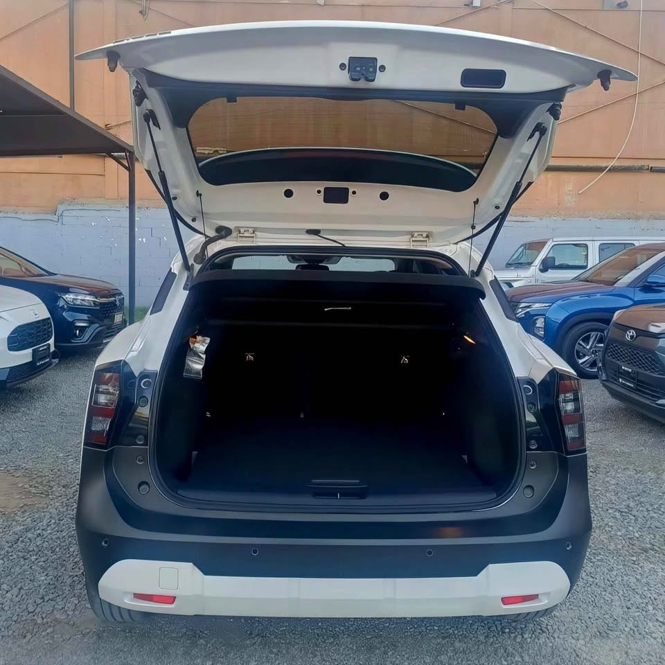 2025 Nissan Kicks foto 6