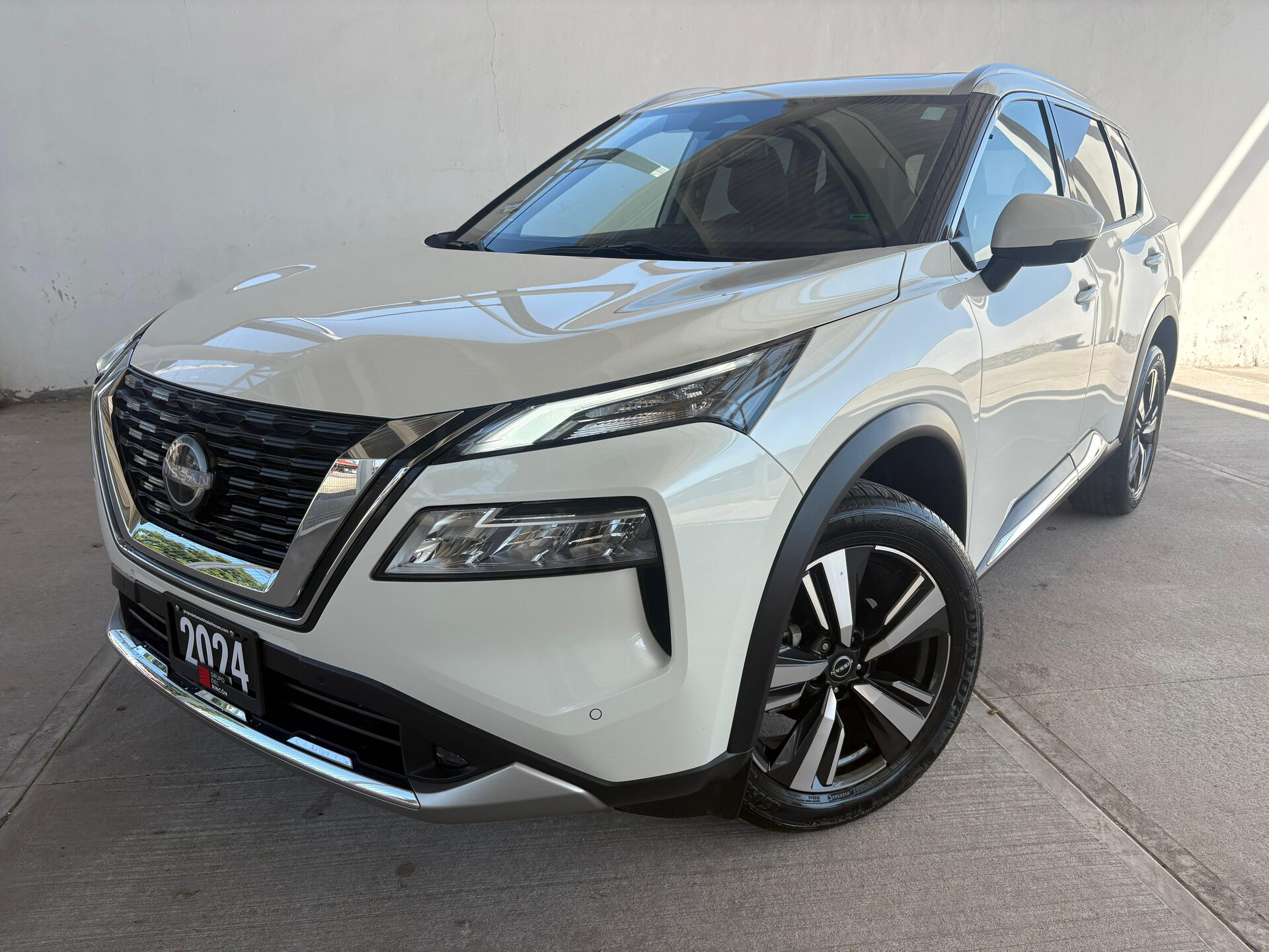 2024 Nissan X-Trail Platinum