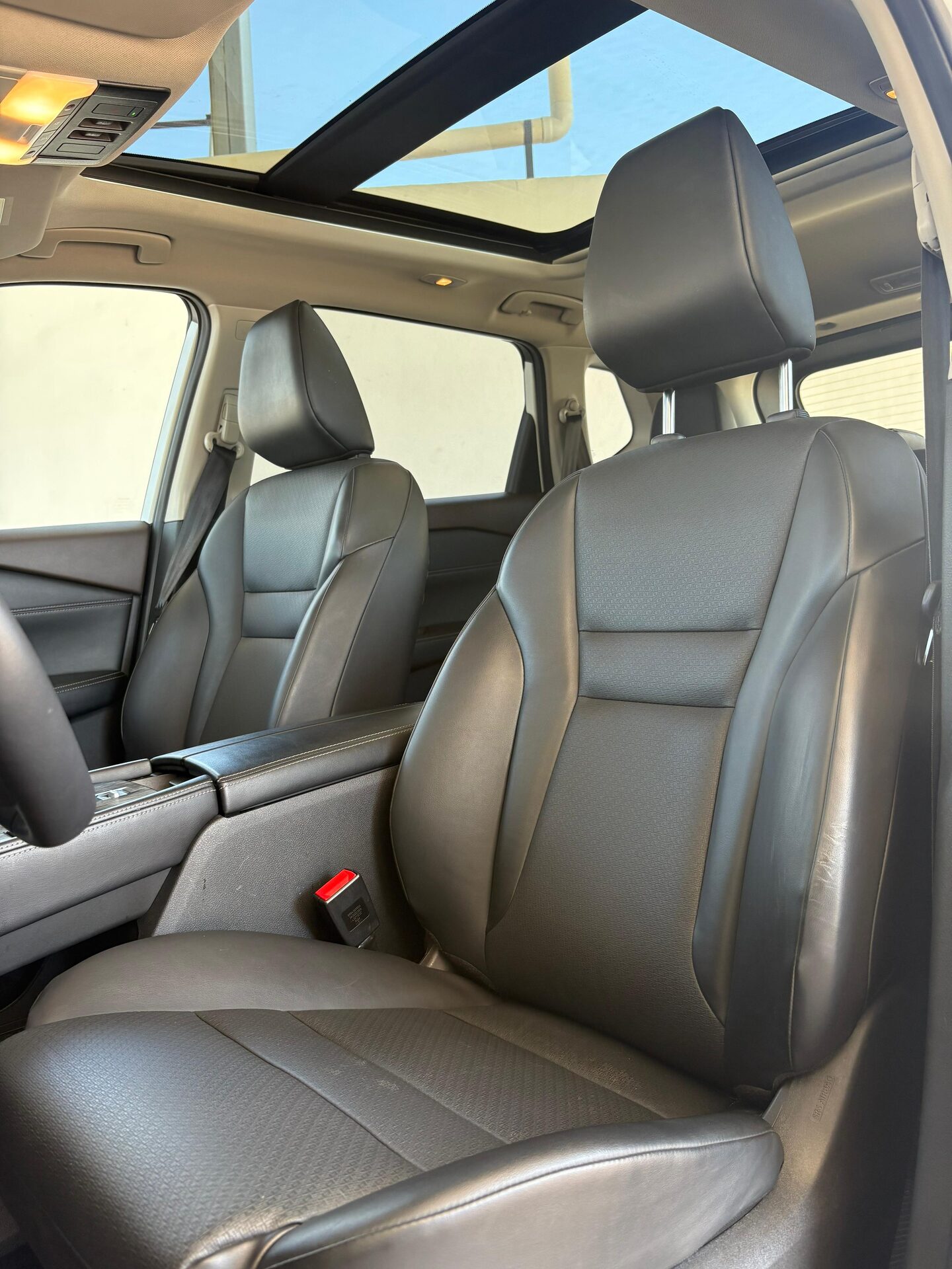 2024 Nissan X-Trail Platinum thumbnail 2