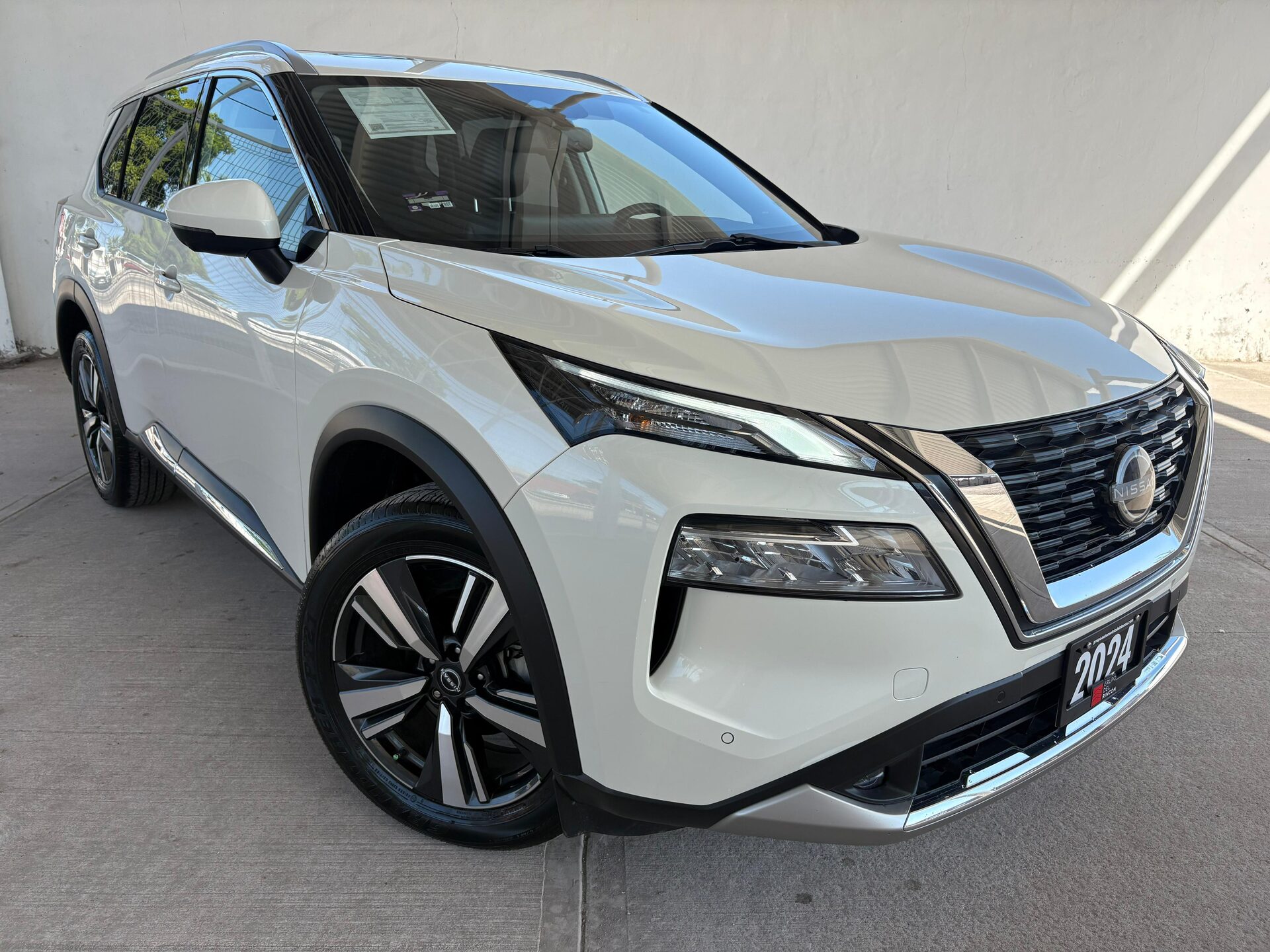 2024 Nissan X-Trail Platinum thumbnail 4