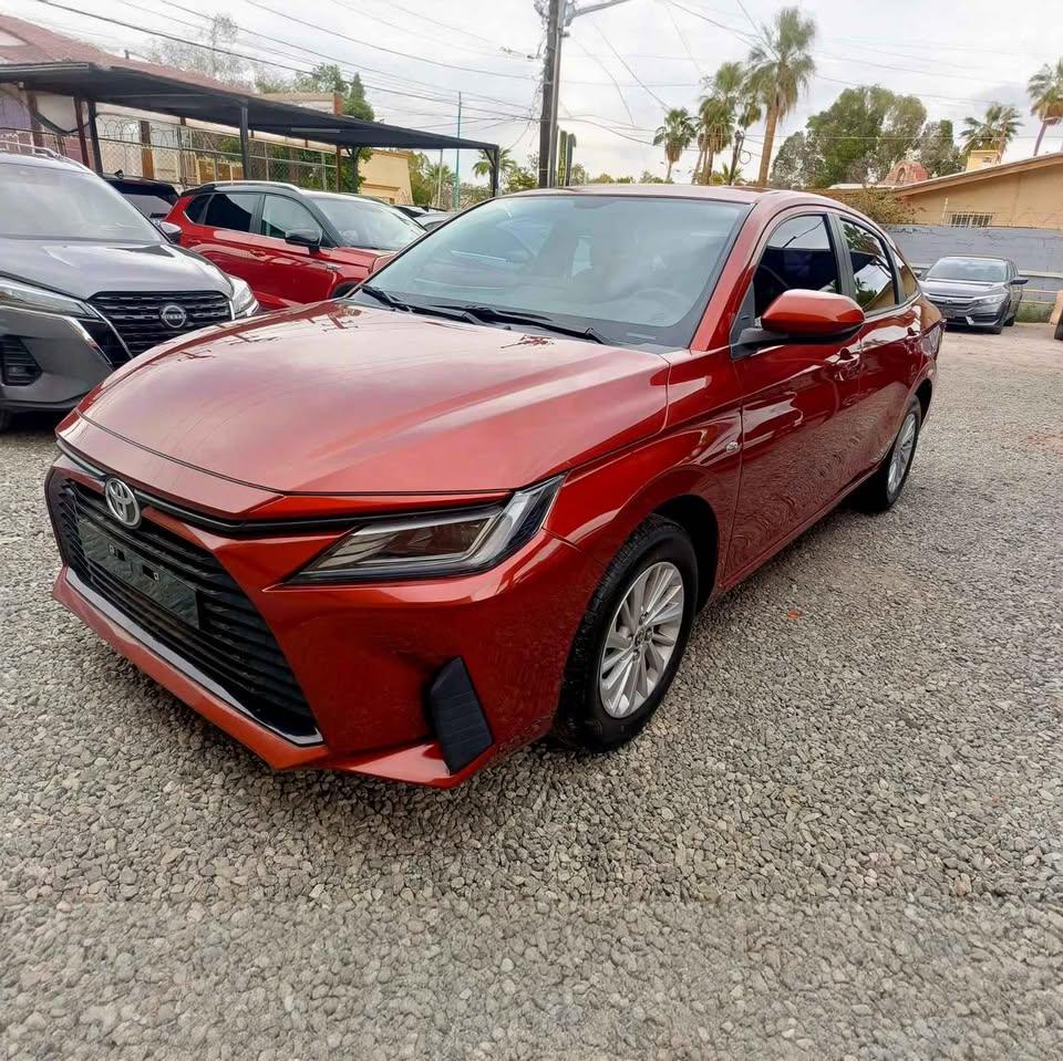 2023 Toyota Yaris foto 3