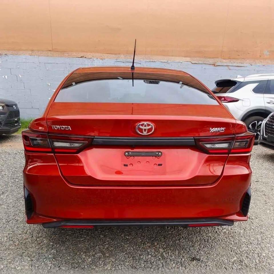 2023 Toyota Yaris foto 4