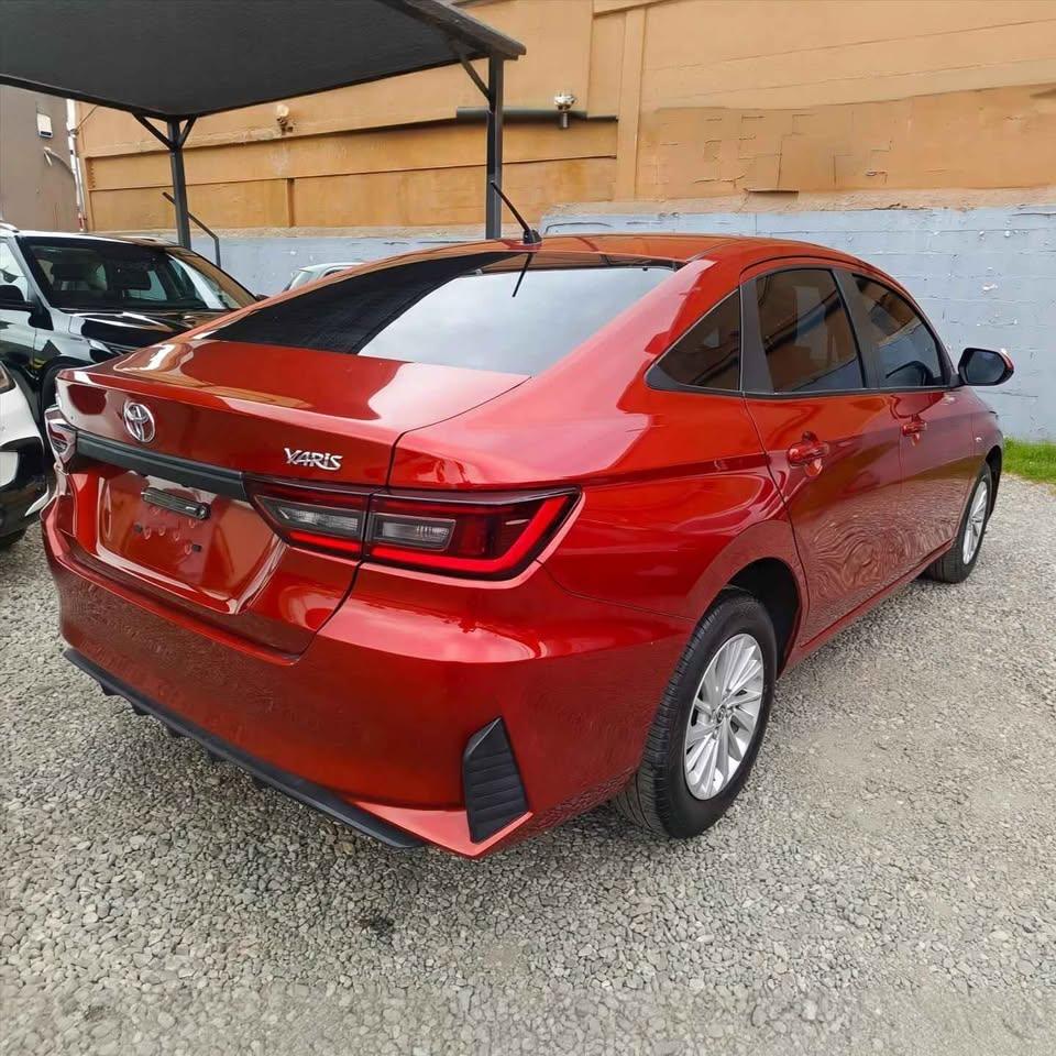 2023 Toyota Yaris foto 5