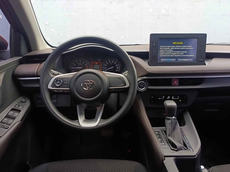 2023 Toyota Yaris foto 7