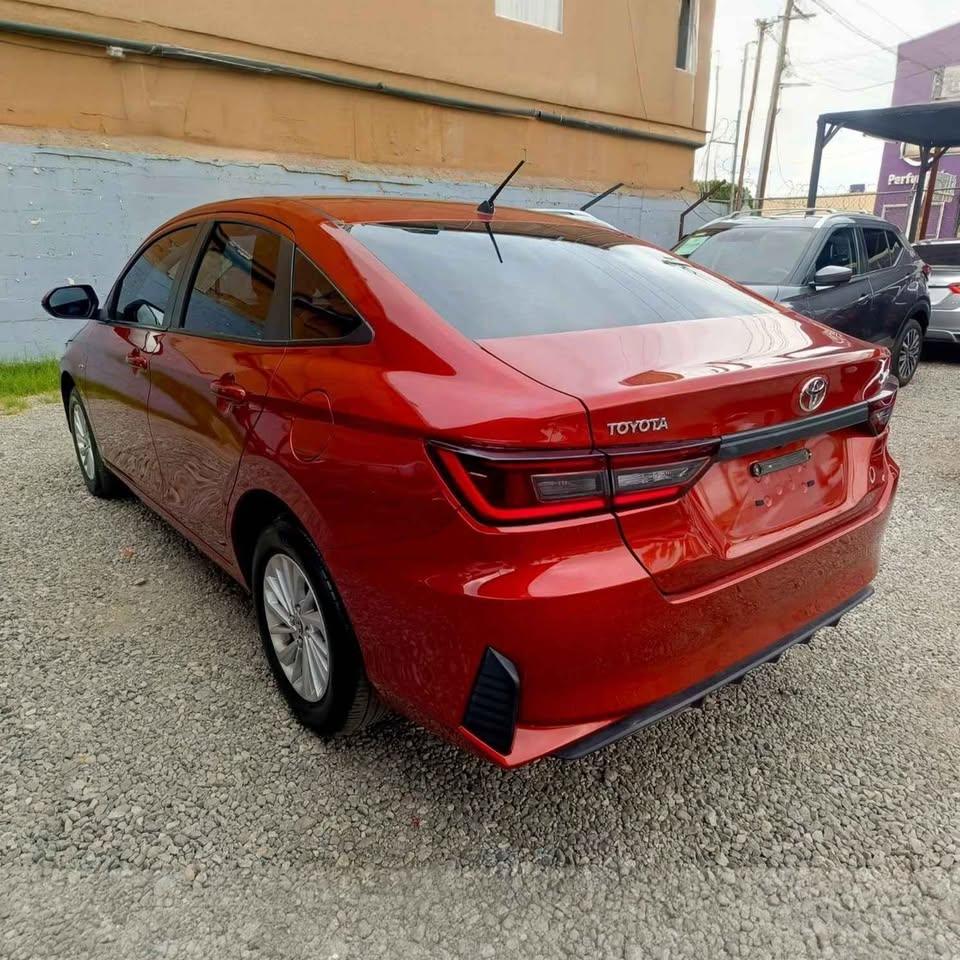 2023 Toyota Yaris foto 6