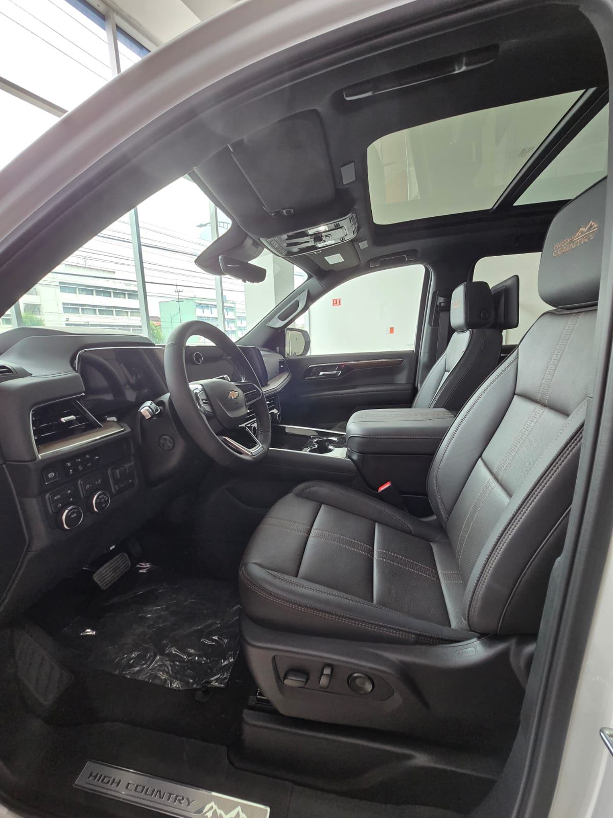 Chevrolet Suburban High Contry 2025 11