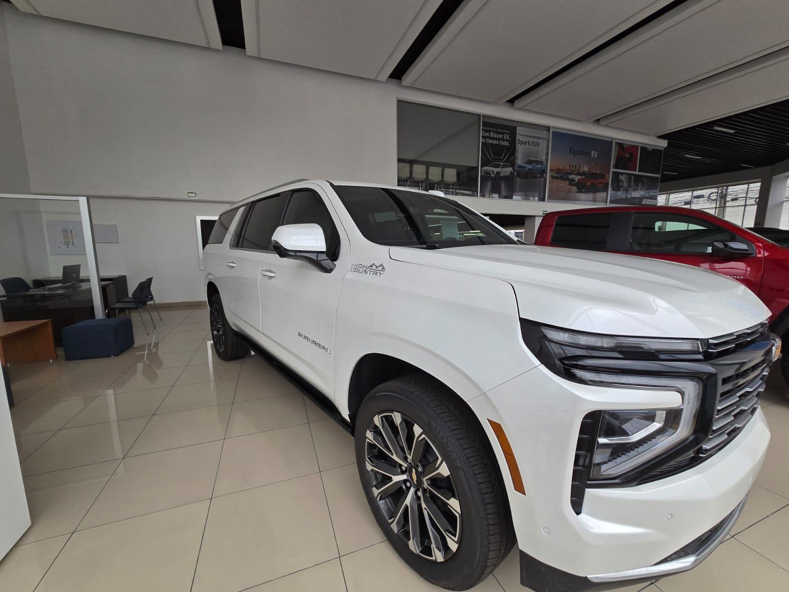 Chevrolet Suburban High Contry 2025 3