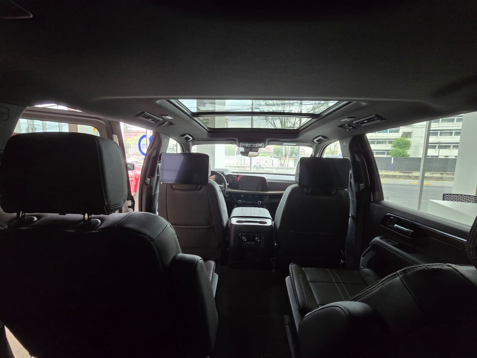 Chevrolet Suburban High Contry 2025 5