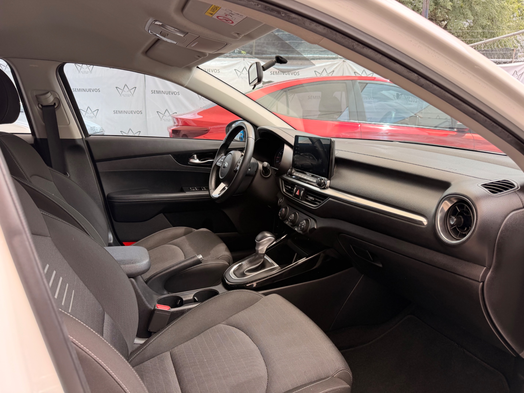 2021 Kia Forte Sedán Ex Aut miniatura 8