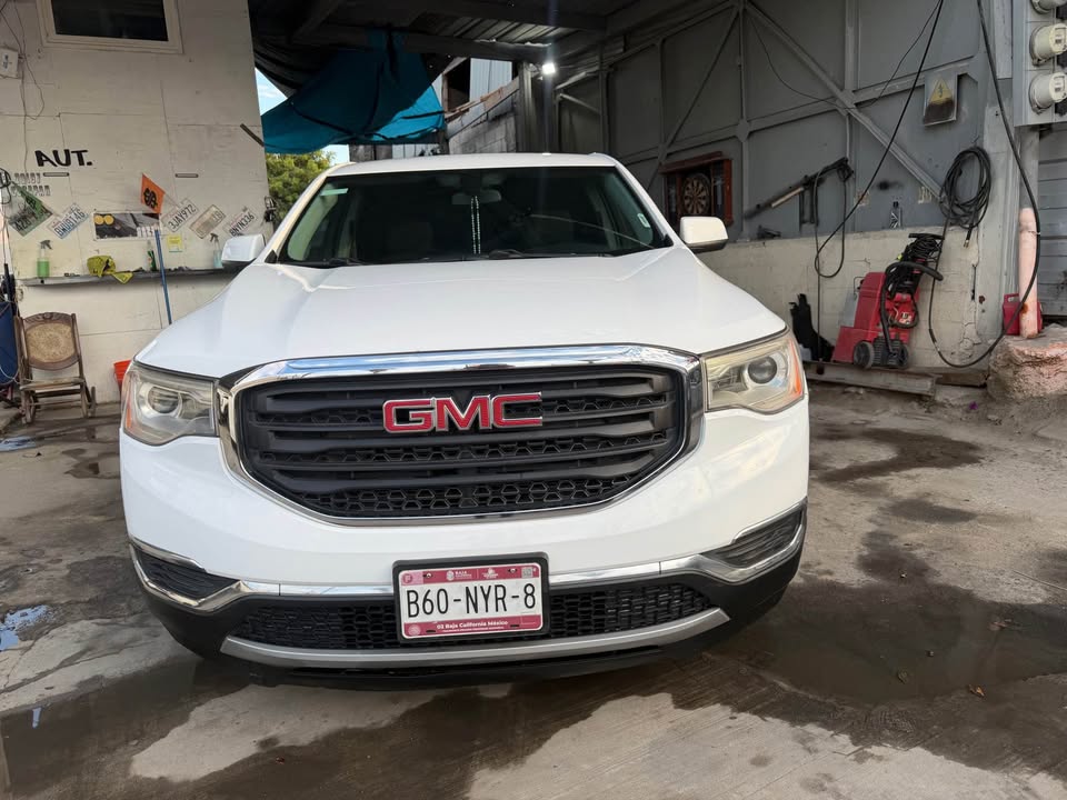 GMC Acadia 2018 thumbnail 2