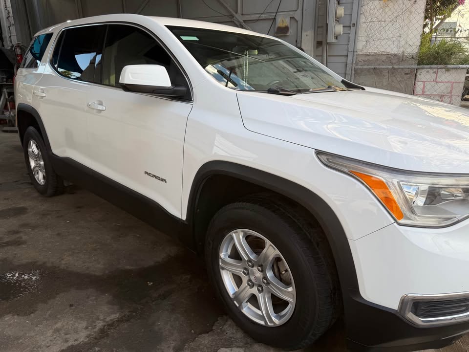 GMC Acadia 2018 thumbnail 3