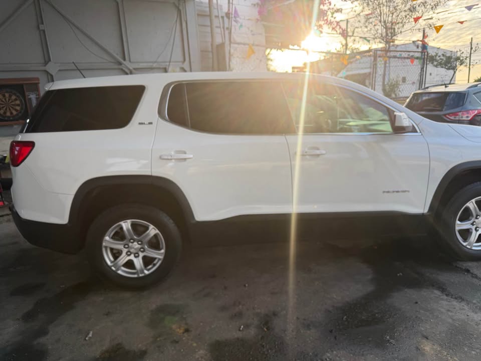 GMC Acadia 2018 thumbnail 4