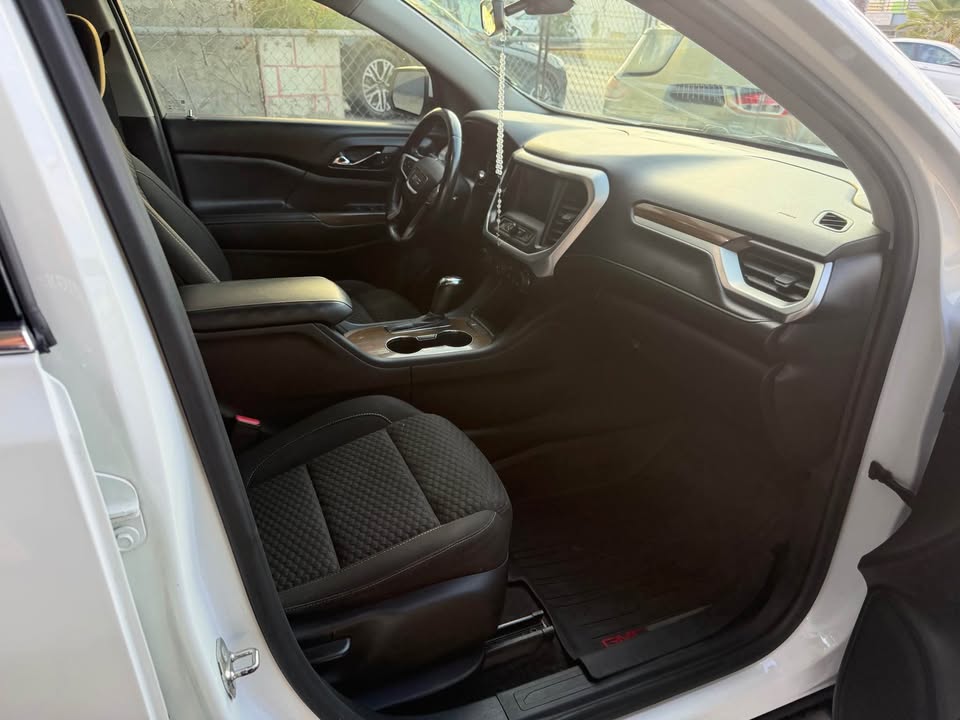 GMC Acadia 2018 thumbnail 8