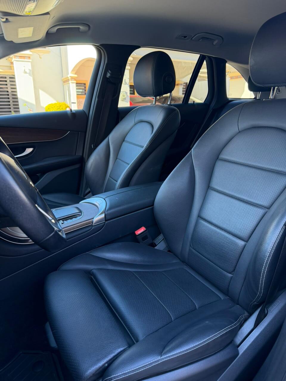 2021 Mercedes-Benz GLC 300 Comfort thumbnail 4