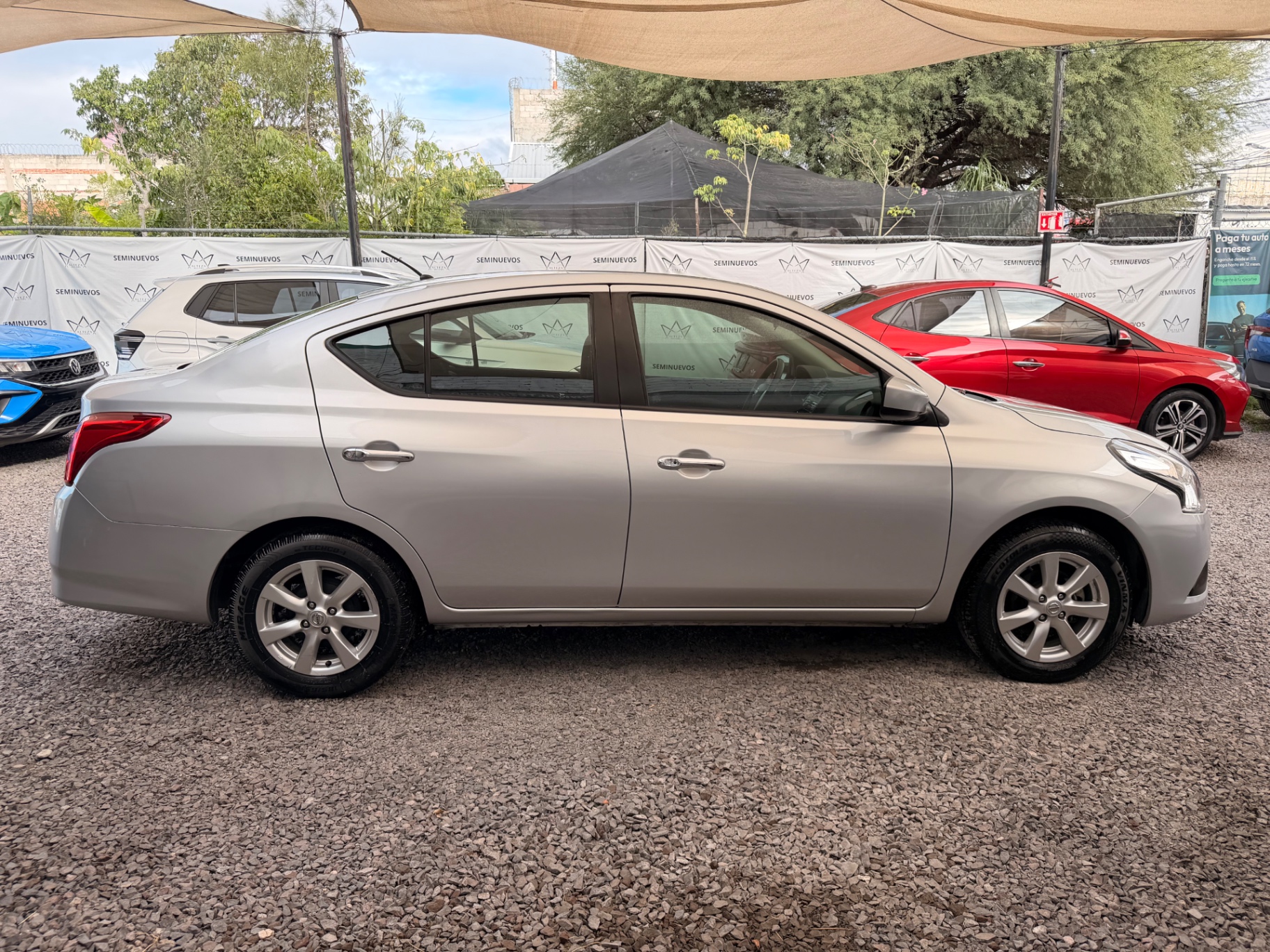 2019 Nissan Versa Sense Aut miniatura 3