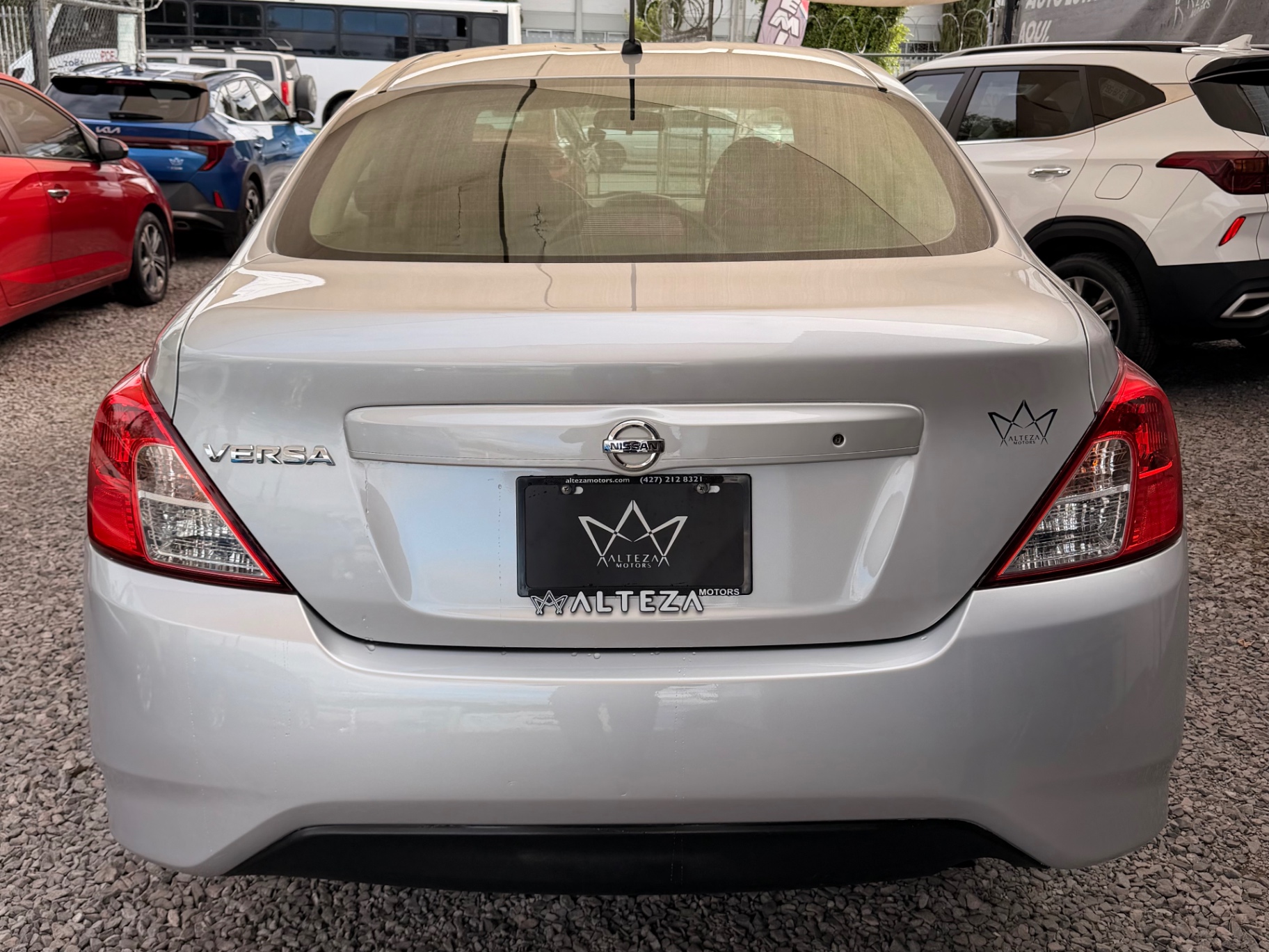 2019 Nissan Versa Sense Aut miniatura 5